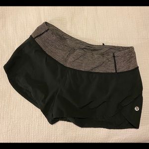 Lululemon 2.5” Speed Up Short